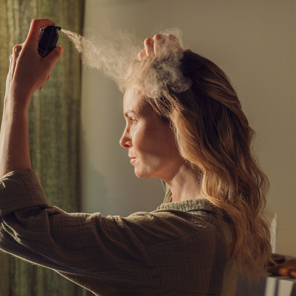 Trockenshampoo für dunkles Haar