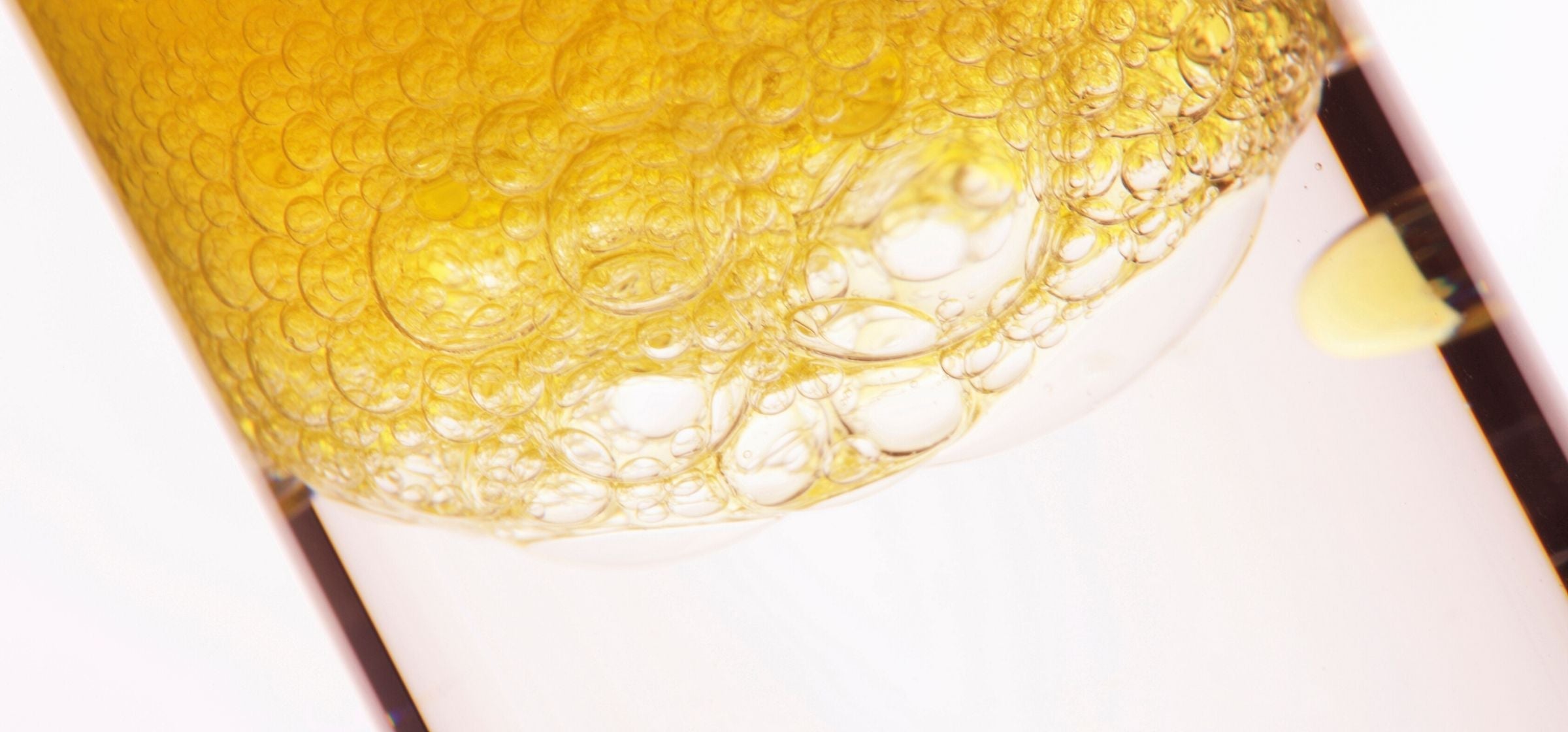 Der Unterschied zwischen trockener und dehydrierter Haut