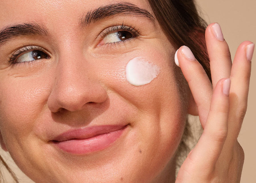 TEENAGER PFLEGEROUTINE: SANFTE HAUTPFLEGE GEGEN PICKEL & UNREINHEITEN