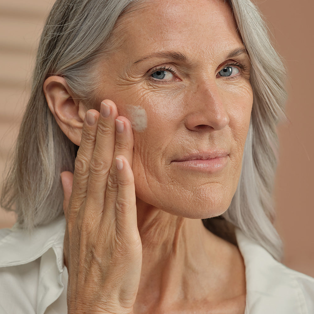 7 Gründe, warum das neue Retinol Bakuchiol Serum deine Well-Aging-Pflegeroutine verändert