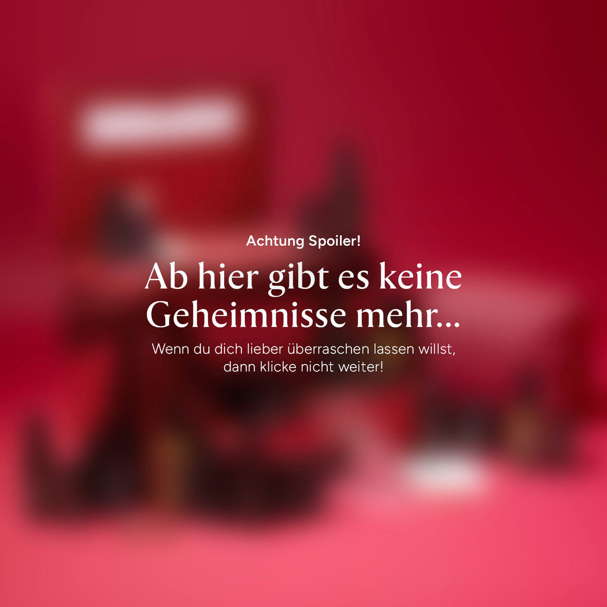 Das Bild zeigt eine verschwommene Darstellung des Produkts 'Spoiler Blur' auf einem roten Hintergrund. Auf dem Bild sind